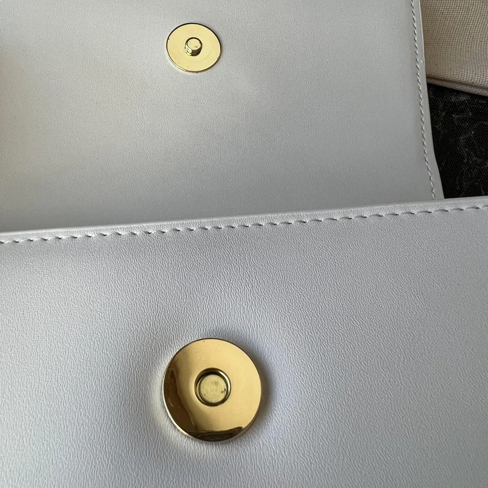 JACQUEMUS Le Grand Chiquito Top-Handle Bag - Picture 4 of 11